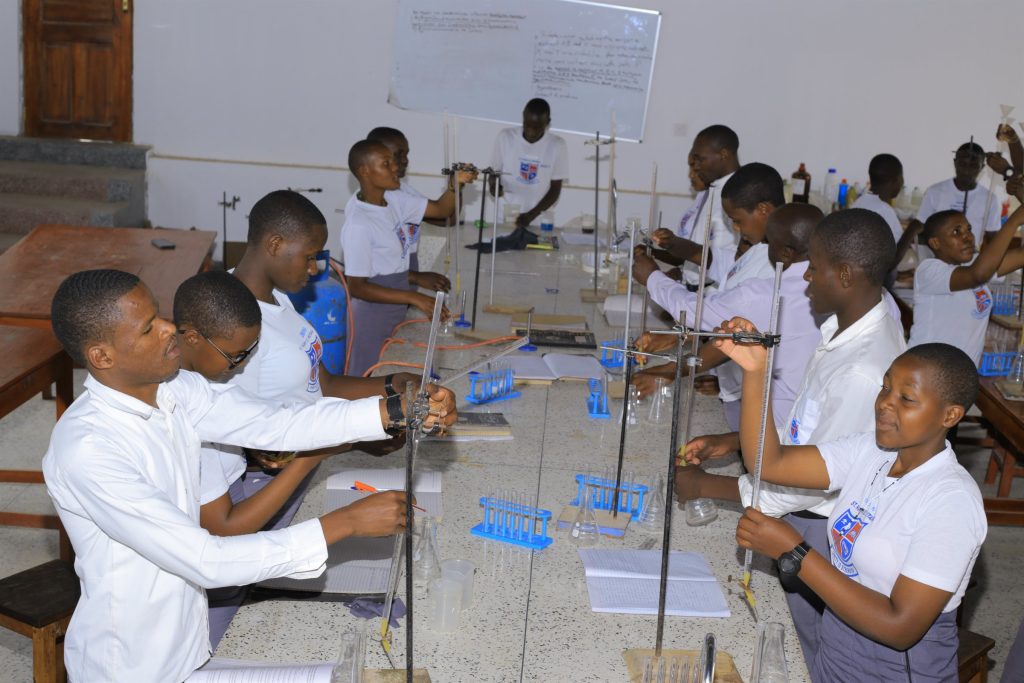 Science Lab Practical 1 1024x683